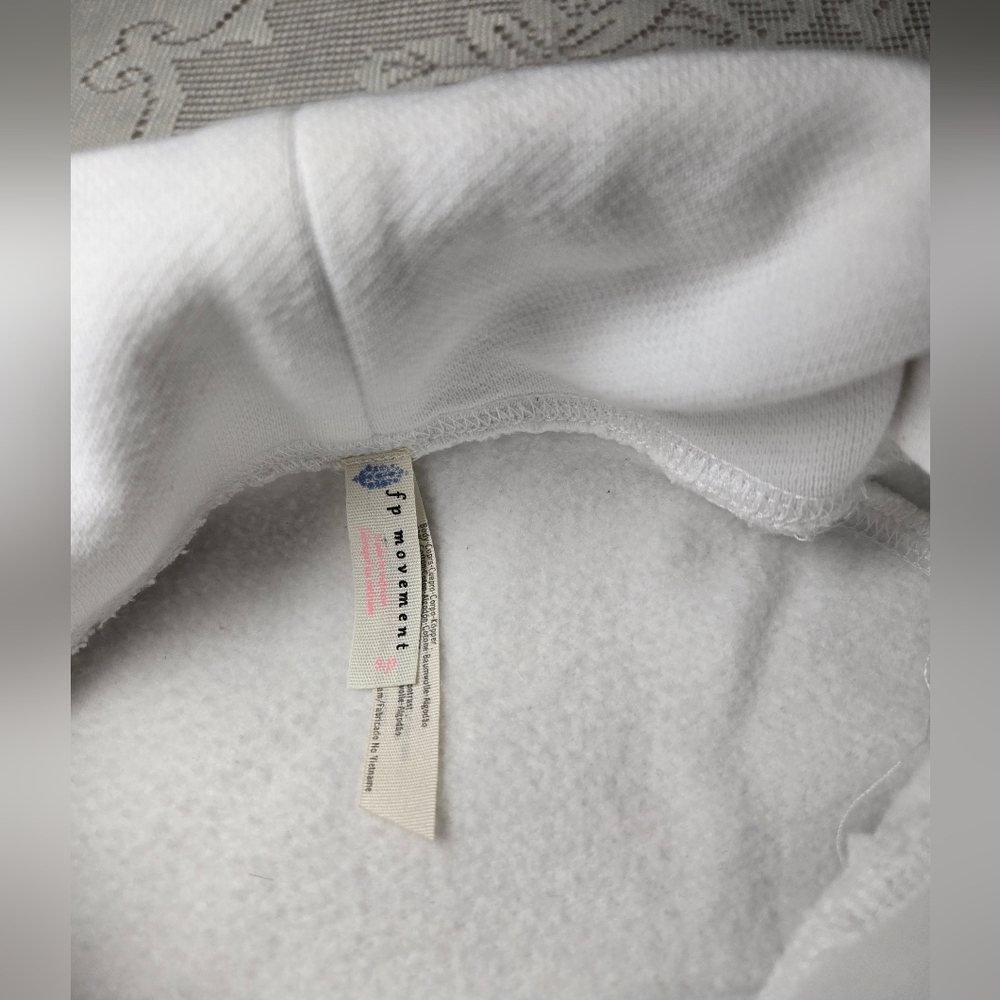 Free People Movement White Long Sleeve Polo Sweatshirt Size S - Picture 2 of 9